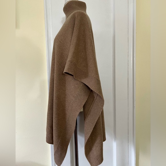 New, BOSS
Landera Turtleneck Poncho - Picture 9 of 10